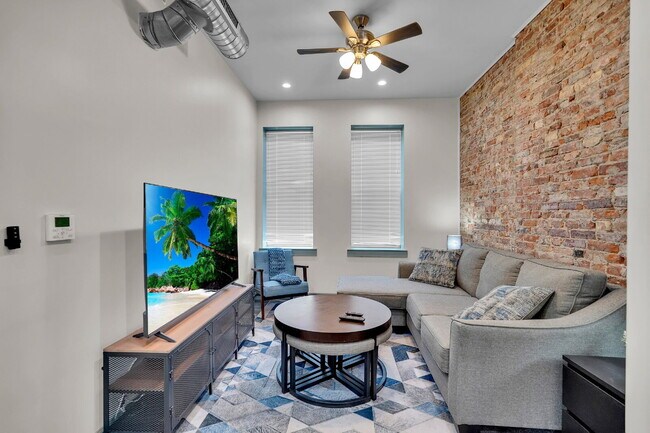Foto del edificio - Furnished 2-Bedroom, 2-Bath Apartment near the Medical Campus