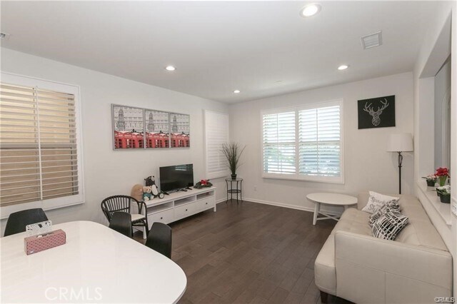 Building Photo - 186 Excursion