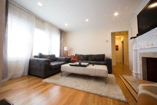 Building Photo - 35 Long Ave