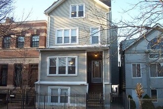 Building Photo - 1230 W Wellington Ave