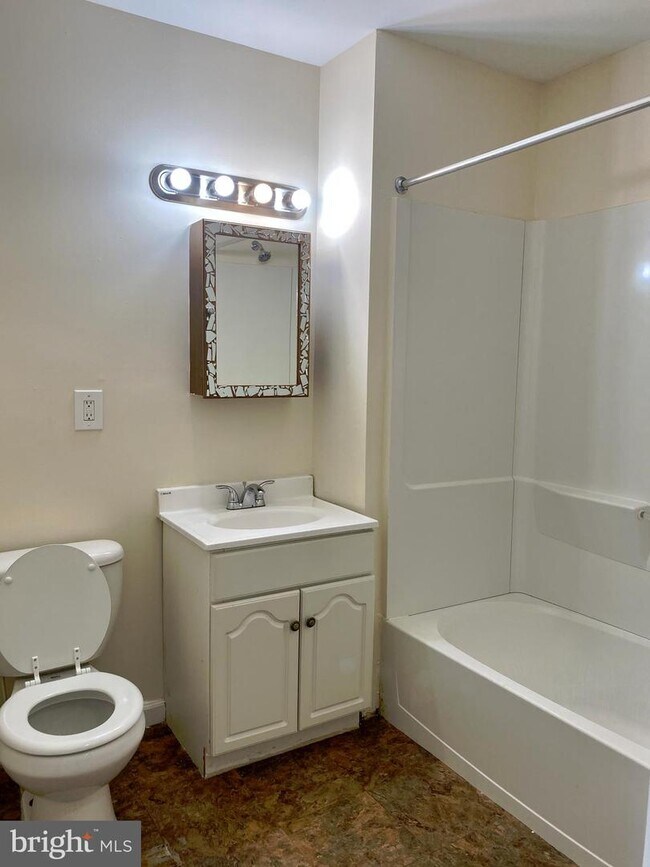 Foto del edificio - 321 E 21st St