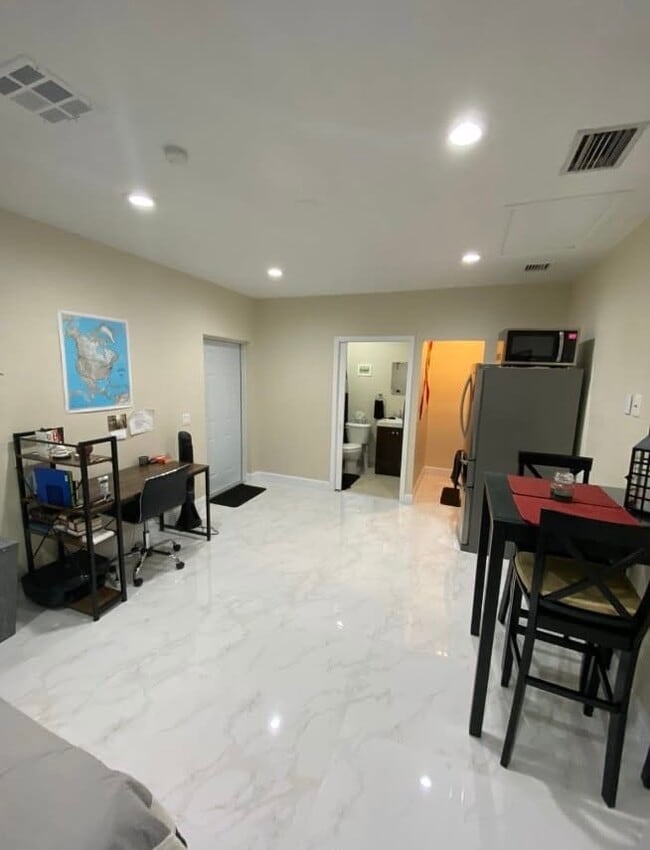 Building Photo - 1715 SW 102nd Ct