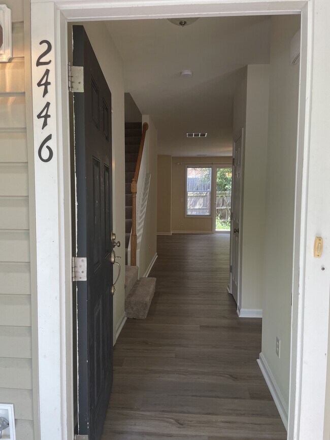 Foto del edificio - 2446 N Berkshire Rd