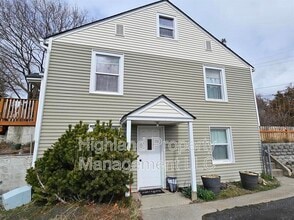 Building Photo - 1160 NE Lake St