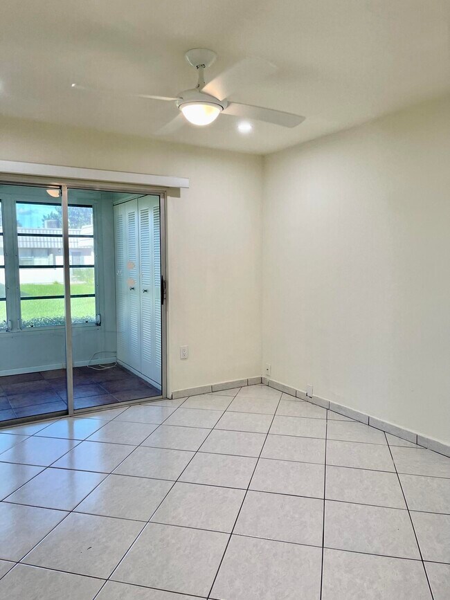 Building Photo - 64 Valencia C