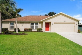 Building Photo - 820 SW 11th Ct