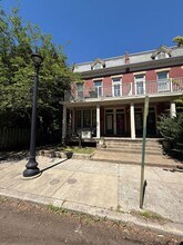 Building Photo - 2 N Mulberry St