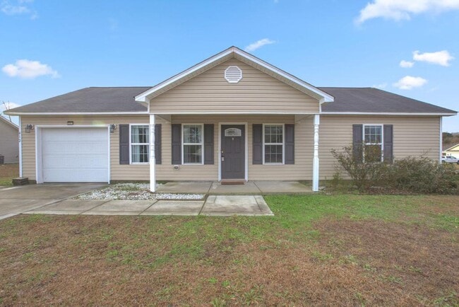 Building Photo - Richlands Adorable Home!