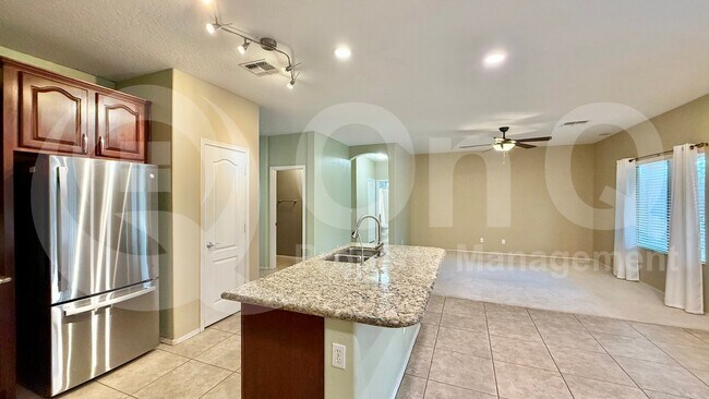 Building Photo - 4122 E Westchester Dr