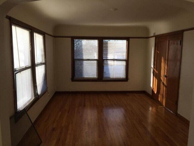Building Photo - 1 bedroom in Seattle WA 98122