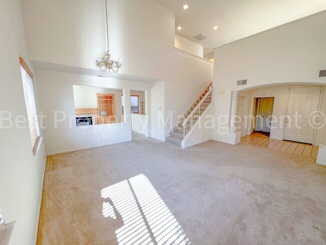 Foto del edificio - 4 Bedroom, 3 Bathroom Home in Heron Bay, S...
