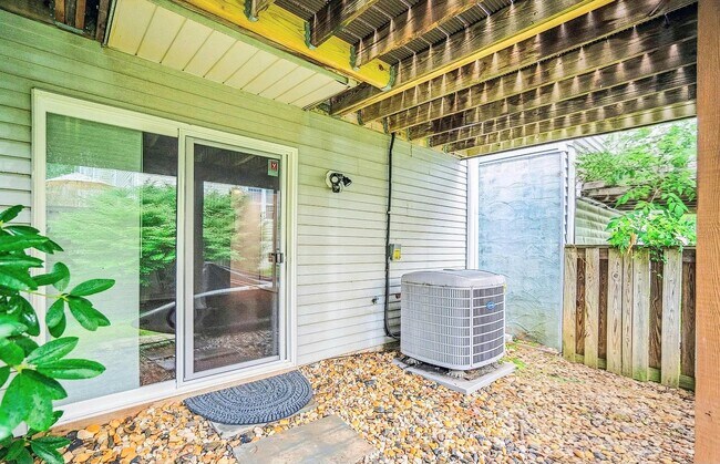 Building Photo - 11756 Lone Tree Ct