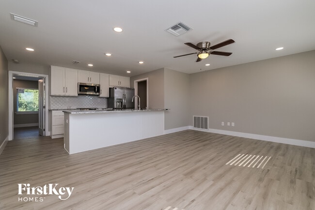 Building Photo - 9479 Purdy St