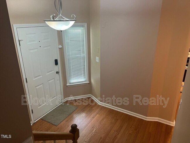Foto del edificio - 8301 Hempshire Pl