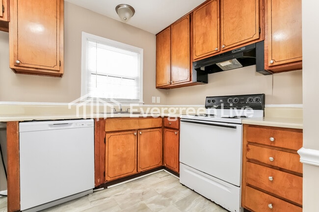 Building Photo - 2407 Phoenix Dr