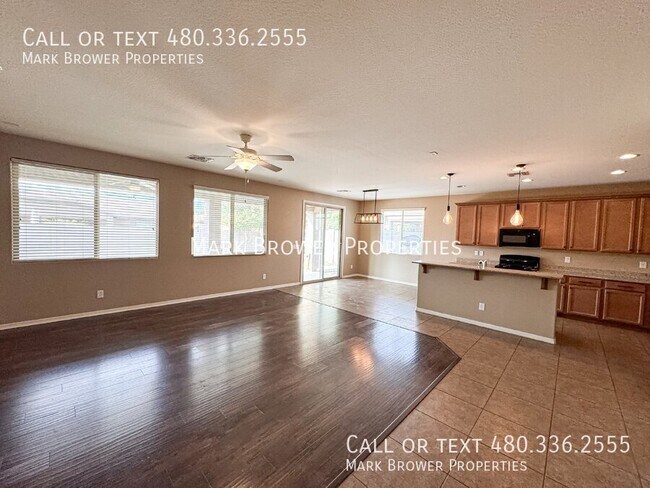 Foto del edificio - 1124 W Fir Tree Rd