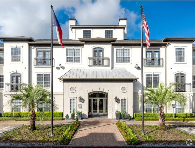 Entrada al edificio - Hadley Midtown