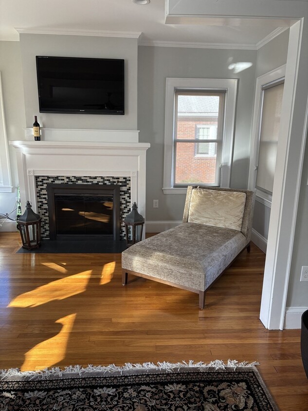 Foto principal - 569 Commonwealth Ave