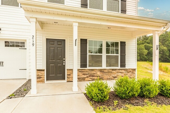 Building Photo - 4BR + Office + Loft | Oversized Yard | Cul-de-Sac Lot
