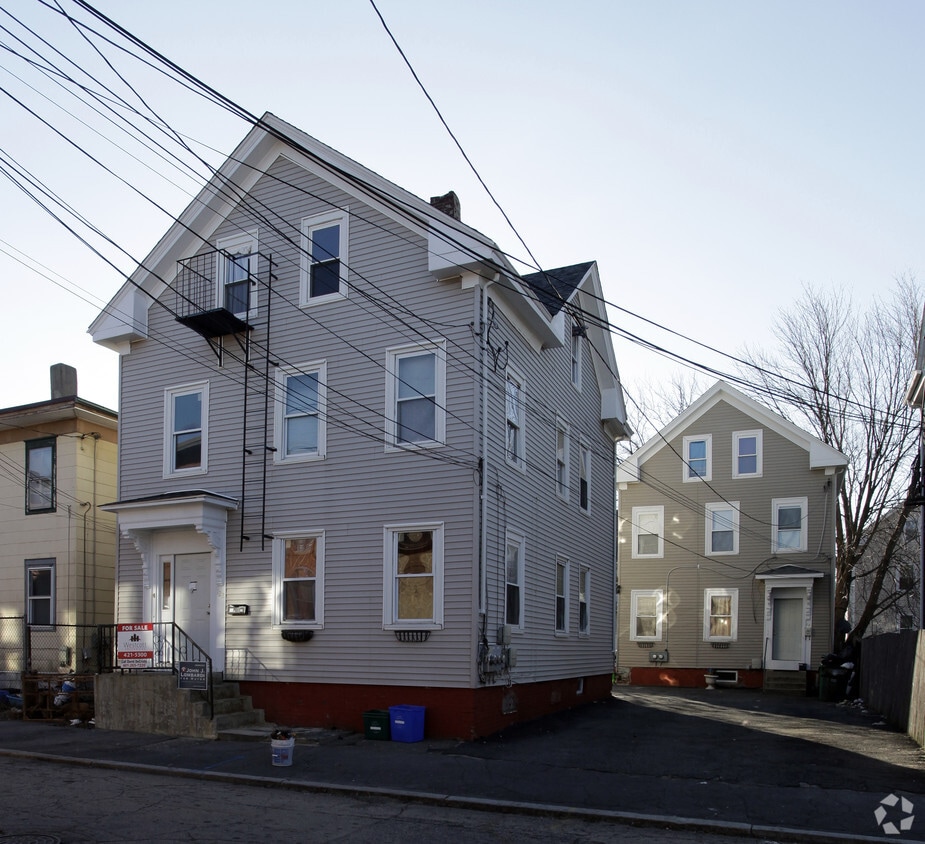 Building Photo - 122-124 Mawney St
