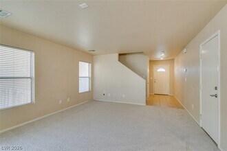Building Photo - 186 Gilliflower Ave