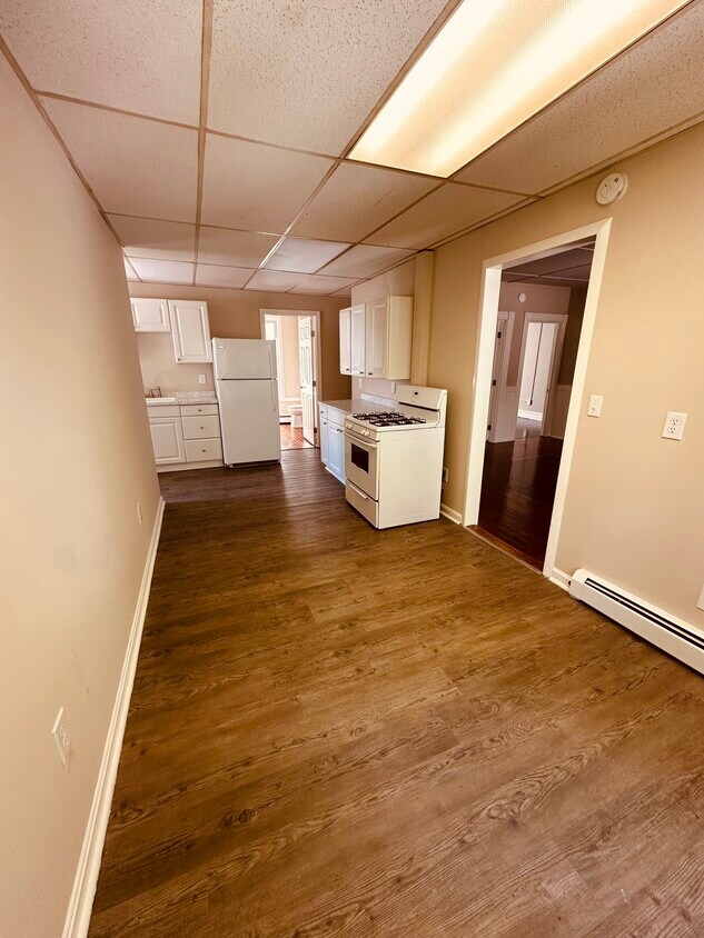 Foto principal - 104 N Main St