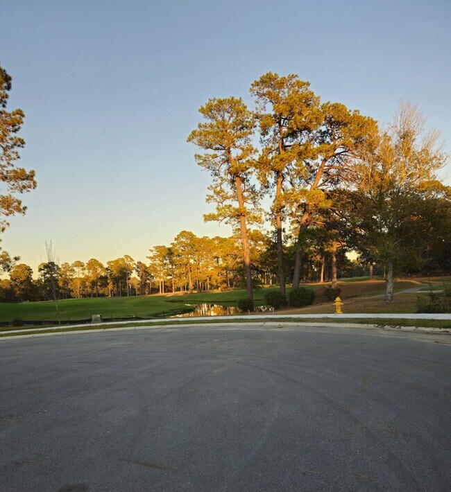 Foto del edificio - Live the Dream: Luxury Golf Course Living Awaits!