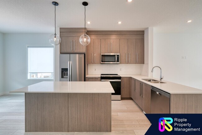 Building Photo - 280 Chelsea Rd