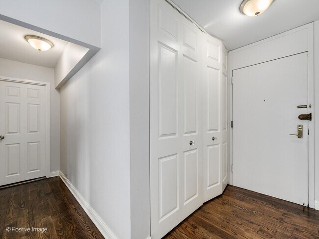 Foto del edificio - 2800 N Lake Shore Dr