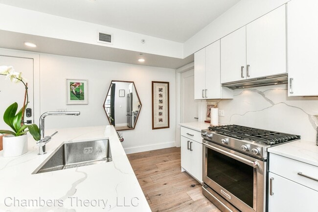 Building Photo - 2 br, 2 bath House - 1245 N Pierce St #2