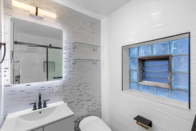 Foto del edificio - 1335 Marengo Ave