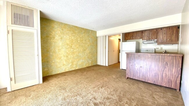 Building Photo - AVAILABLE NOW! STUDIO WITH 1 PARKING IN MAKIKI