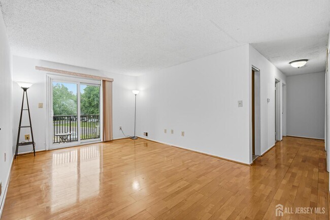 Building Photo - 334 Lancaster Ct