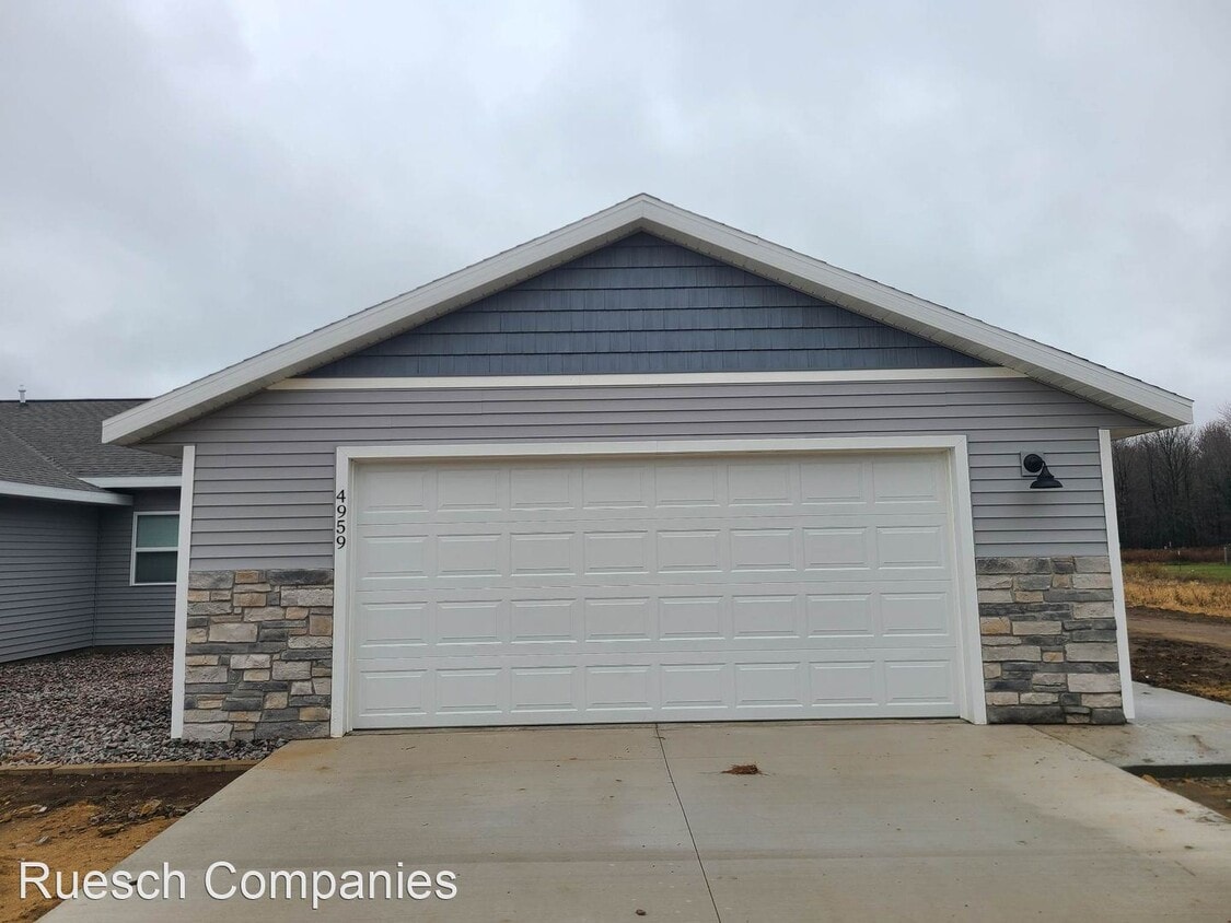 Primary Photo - 3 br, 2 bath House - 4959 Well Rd
