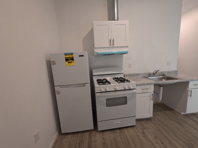 Photo - 10501 Wilmington Ave Apartment