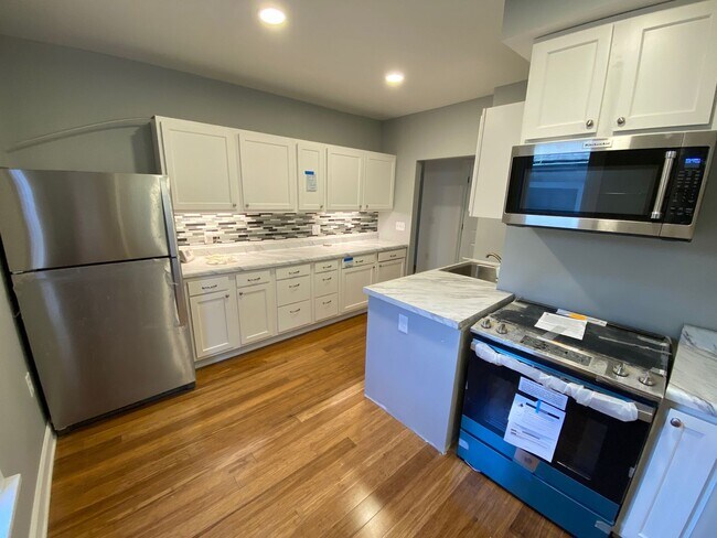 Foto del edificio - 460 Alden Ave