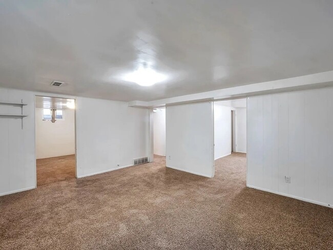 Building Photo - 367 Tall Pines Dr