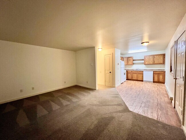 Building Photo - 215 S 18th Ave