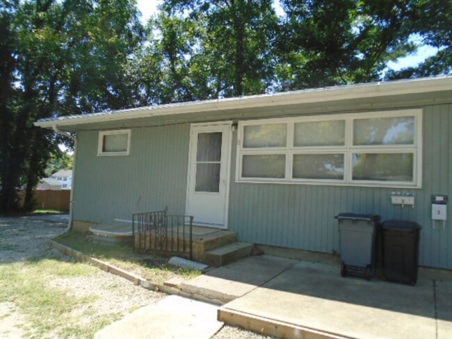 Foto del edificio - 1857 College Heights Rd