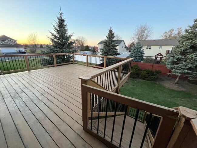 Foto del edificio - 817 Jack Russell Ave