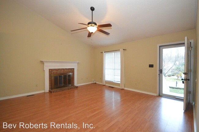 Foto del edificio - 3 br, 2 bath House - 252 Steeple Road