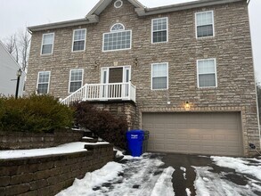 Building Photo - 212 Macduff Ct