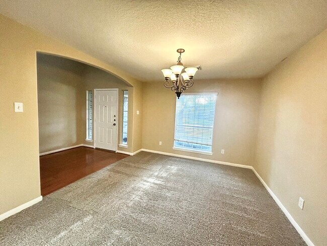 Foto del edificio - 5903 Llano Creek Dr