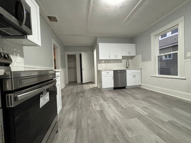 Foto del edificio - 1158 Howard Ave