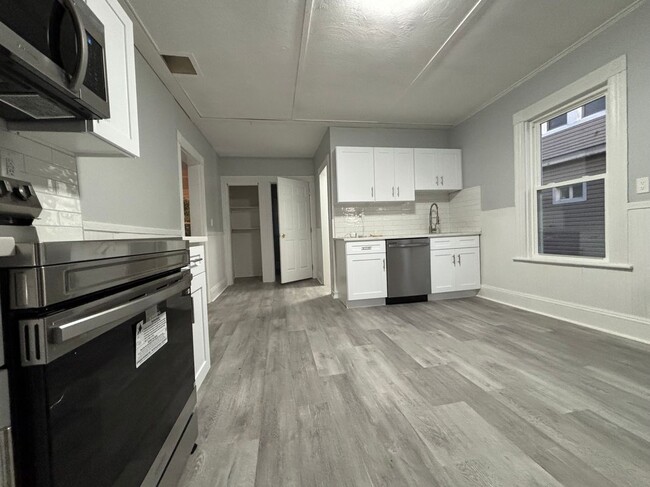 Foto del edificio - 1158 Howard Ave