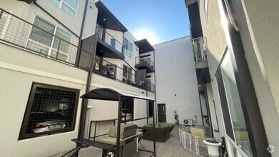 Building Photo - 965 S 200 W