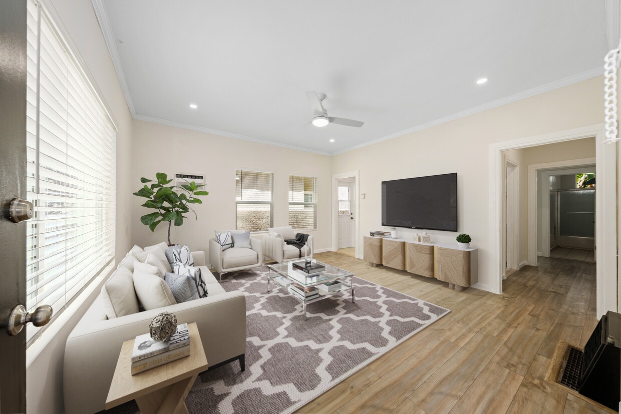 Primary Photo - 1202 N Gower St