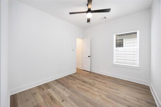 Building Photo - 8019 Cora St