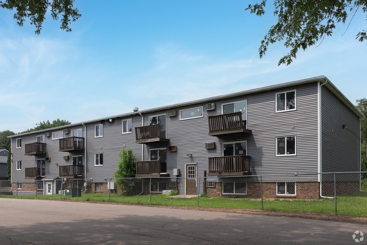 Building Photo - Evergreen South Apartments