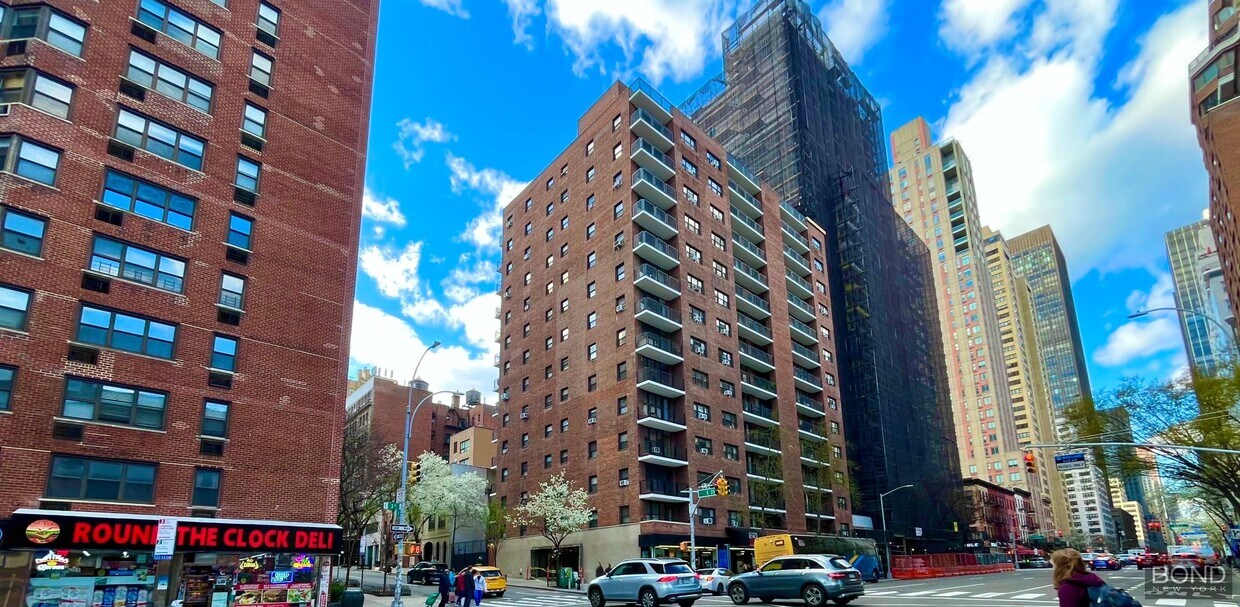 Foto principal - 165 E 35th St